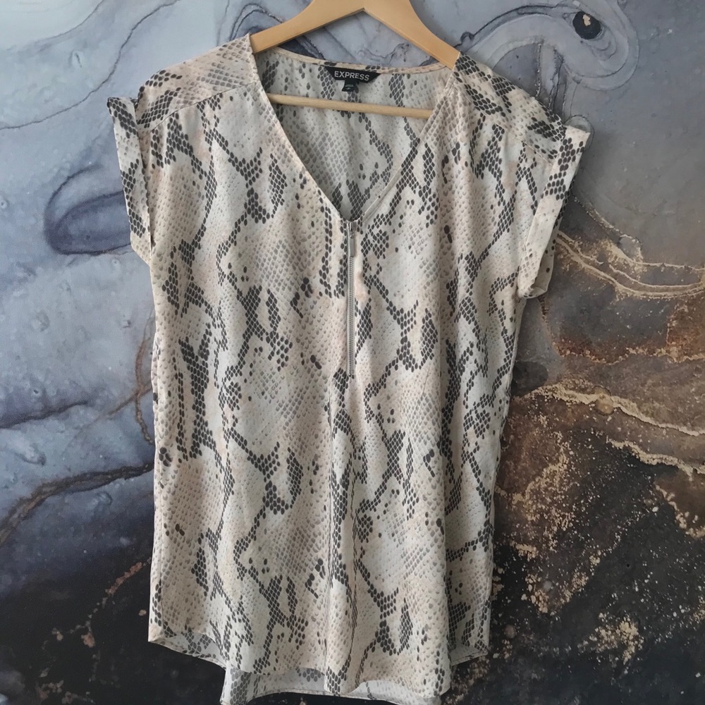 NWOT! EXPRESS GRAMERCY TOP